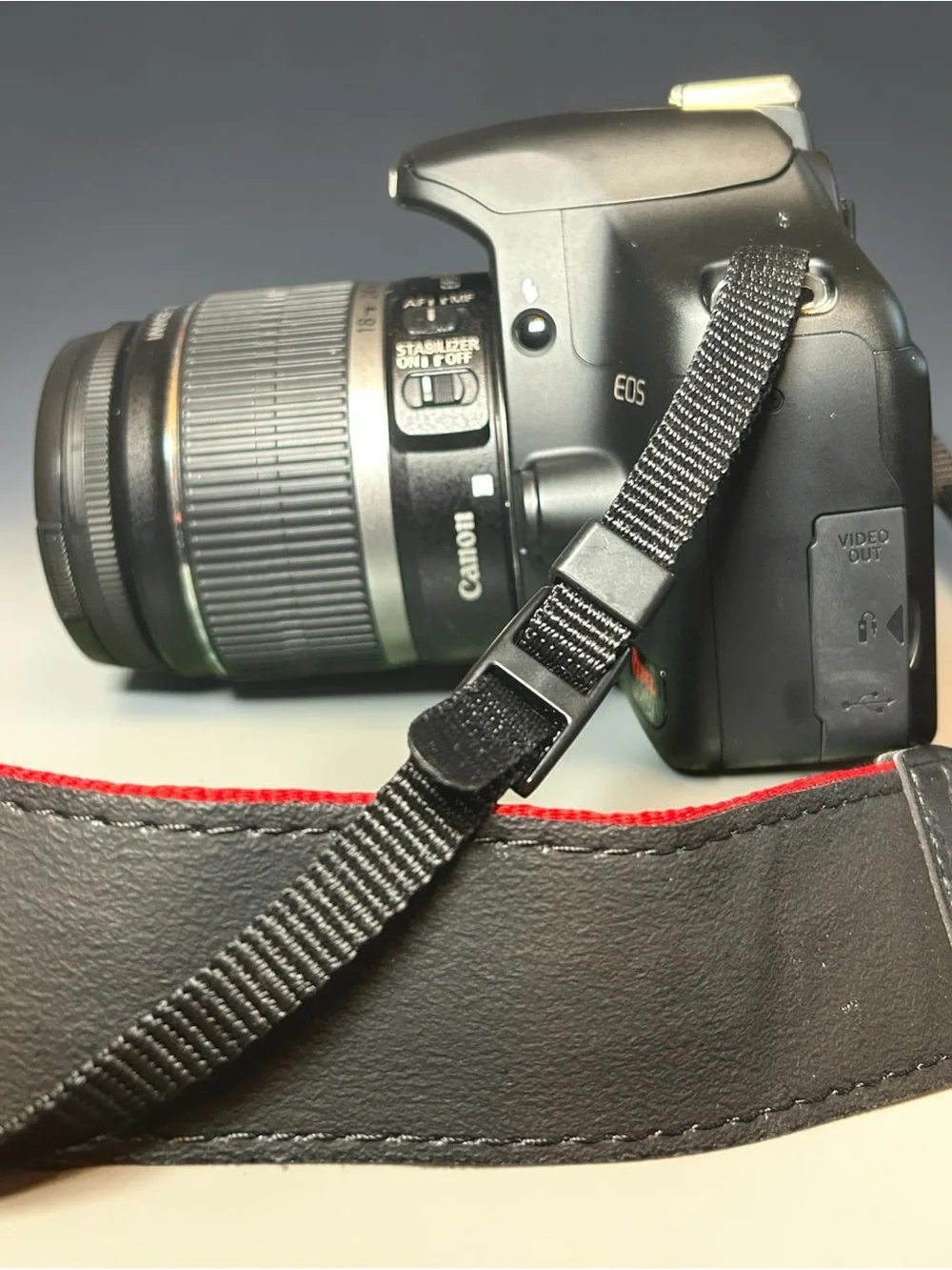 Canon Rebel EOS Rebel XSI EF-S 18-55 IS Camera Kit Body Lens Strap Case W/Box